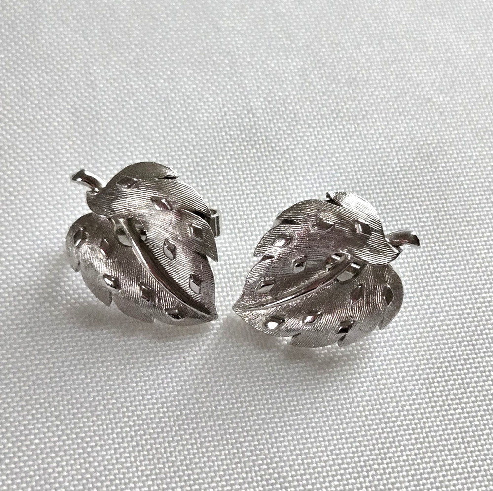 Vintage Crown Trifari Earrings Silvertone Leaf Clip Ons Classic Midcentury Retro